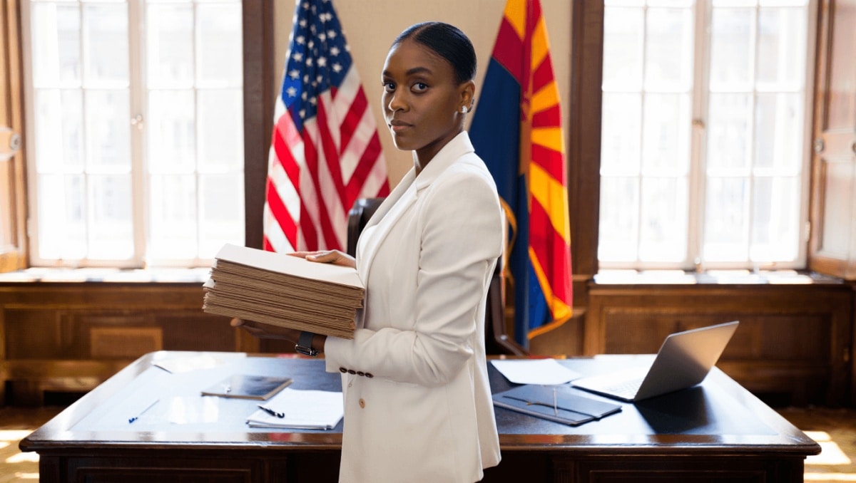 Judge sides with Arizona election official in ruling that has implications for midterms voting