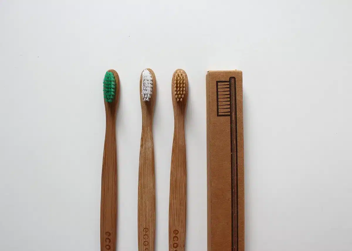 Light-up electric toothbrush and playful textures for kids