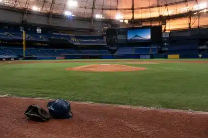 Tampa Bay looks poised to take ALCS: Yandy Díaz backs the Rays
